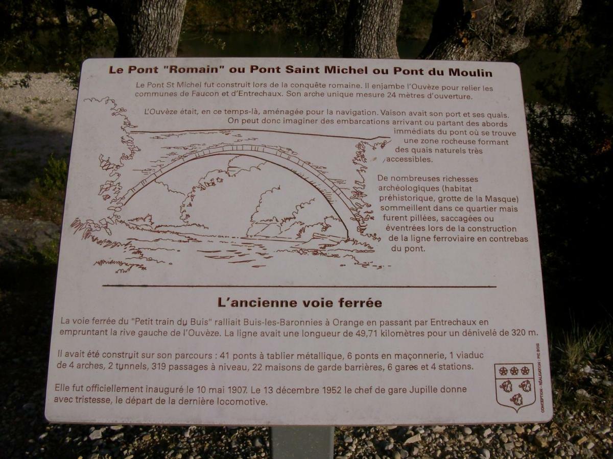 Villa Entrechaux Luaran gambar